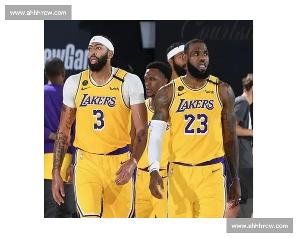 NBA总决赛湖人热火G2巅峰对决胜负走向与关键调整解析战术博弈与球星表现前瞻 NBA总决赛湖人热火G2巅峰对决胜负走向与关键调整解析战术博弈与球星表现前瞻